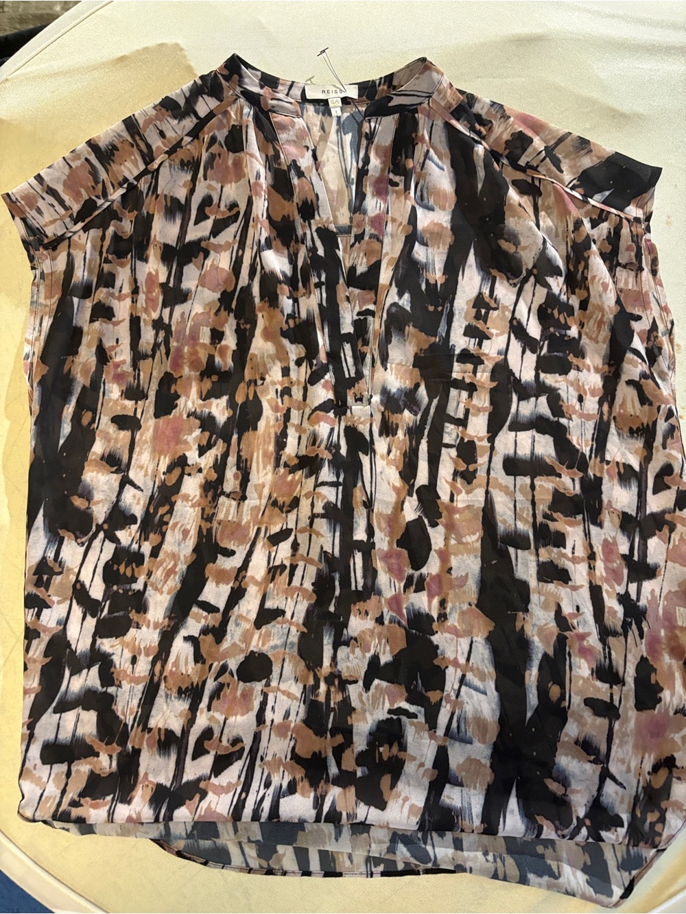 Reiss Abstract V-Neck Cap Sleeve Blouse - Pink, Black, Cream - Picture 7 of 11